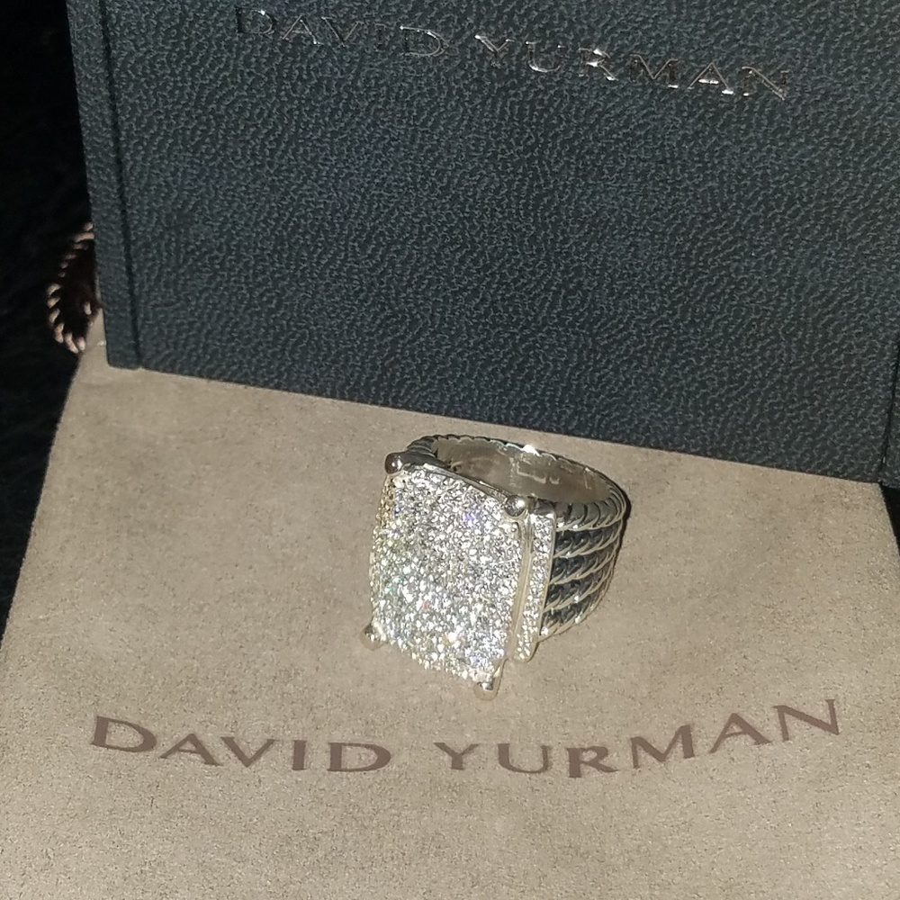 David yurman 20x16 stunning!! Diamond ring